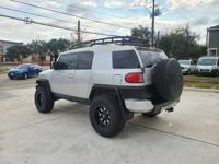 2008 Toyota FJ Cruiser, clean title, great condition, cash or finance Houston - Image 8