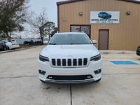 2019 Jeep Cherokee Overland, clean title, runs great, cash or finance Houston - Image 3