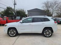 2019 Jeep Cherokee Overland, clean title, runs great, cash or finance Houston - Image 6