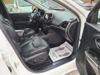 2019 Jeep Cherokee Overland, clean title, runs great, cash or finance Houston - Image 10