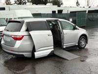 2013 Honda Odyssey EX-L - WHEELCHAIR VAN / INFLOOR RAMP / LOW MILES! Wheelchair Van In Beaverton - Image 3