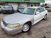 1998 Lincoln Town Car down!!!! Lascassas - Image 2