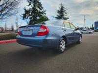 2004 Toyota Camry ** LOW MILES ** LE 4dr Sedan Sedan Roberto's Auto Sales - Image 6