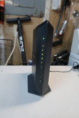 netgear-ac1900-modem-router-big-0