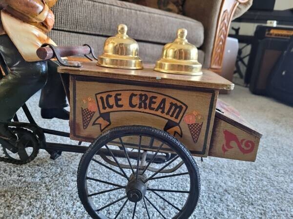 vintage-display-ice-cream-cart-on-a-tricycle-with-vendor-big-8