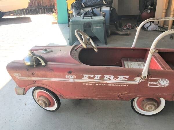 fire-engine-pedal-car-vintage-big-1