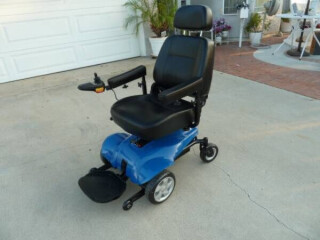 Electric wheel chair in good shape