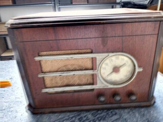 1947 SILVERTONE Radio