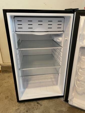 magic-chef-mini-refrigerator-fridge-44-cu-ft-big-3