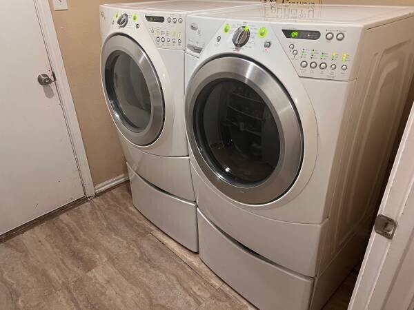 whirlpool-washer-and-electric-dryer-big-3