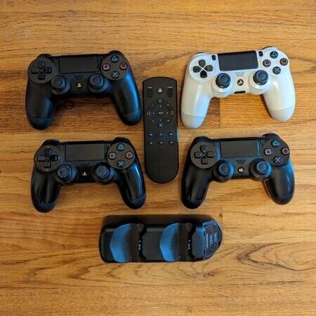 sony-playstation-4-32-tv-controllers-games-big-4