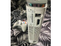 xbox-360-with-two-controllers-small-4
