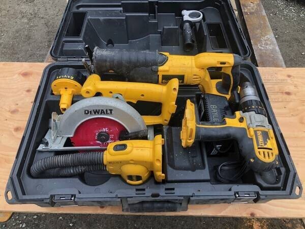 dewalt-18v-4pc-tool-kit-w-batteries-big-0