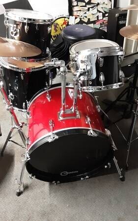 drums-with-hardware-symbols-included-big-4