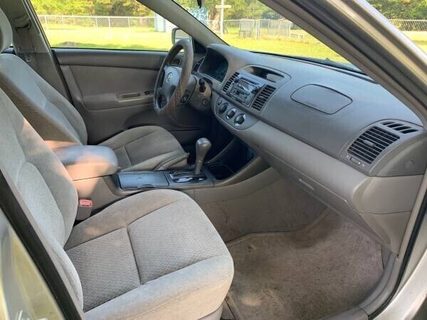 2004-toyota-camry-le-big-4
