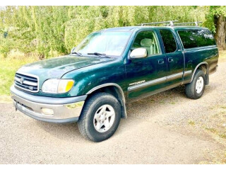 2000 Toyota Tundra 4 door SR5 V8 4x4