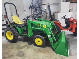 JOHN DEERE TRACTOR with LOADER