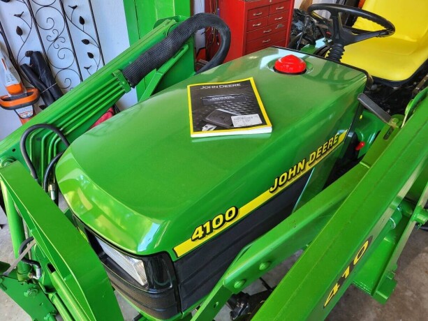 john-deere-tractor-with-loader-big-1